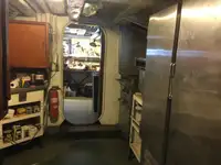 Desanta kuģis, tankkuģis pārdod