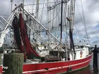 Trallers pārdod