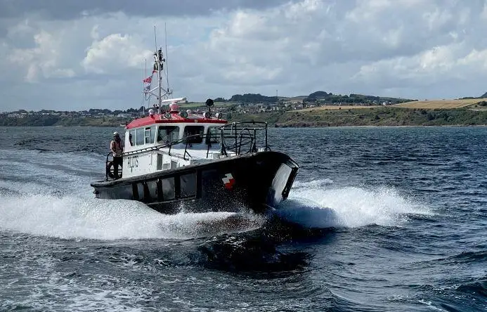 Pilotkuģis pārdod