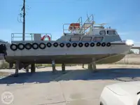Apkalpes kuģis pārdod