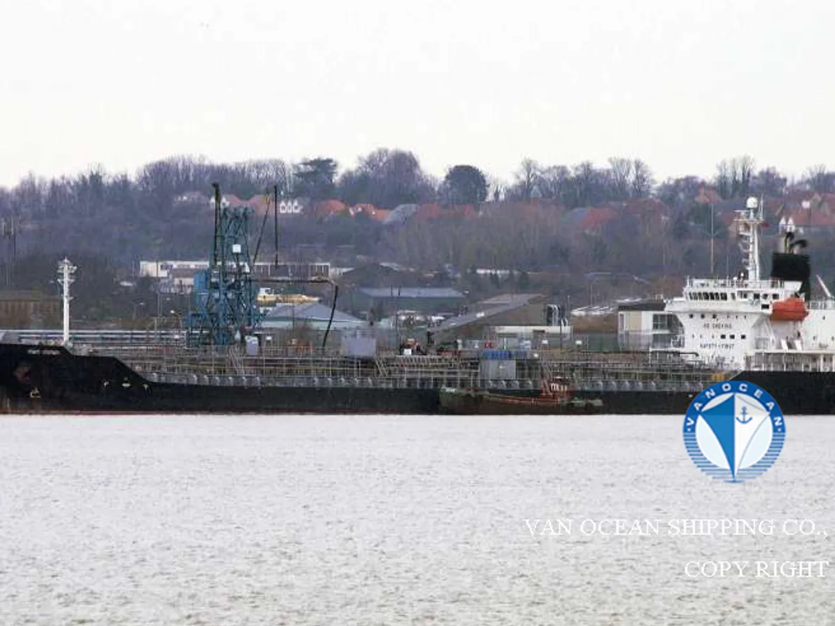 Naftas / Ķīmisko vielu tankkuģis pārdod