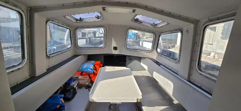 Loču laiva pārdošanā