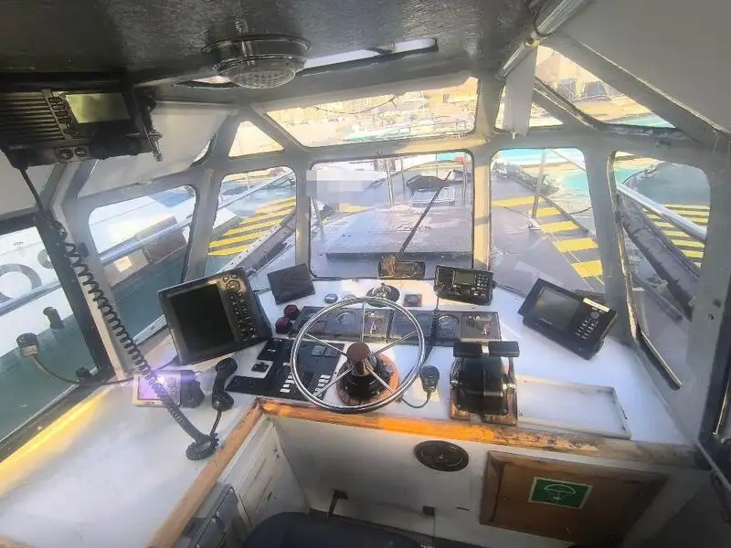 Loču laiva pārdošanā