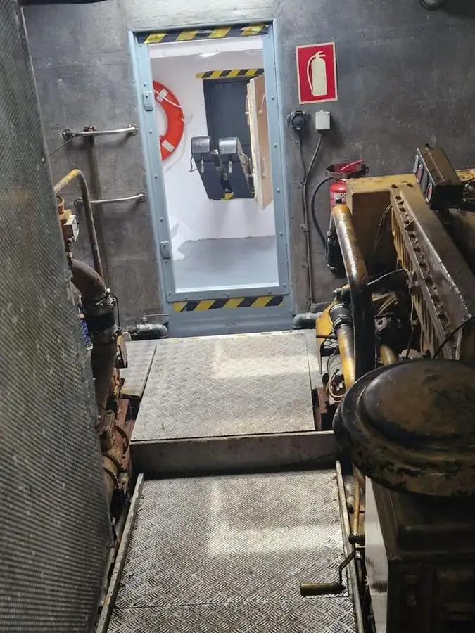 Loču laiva pārdošanā