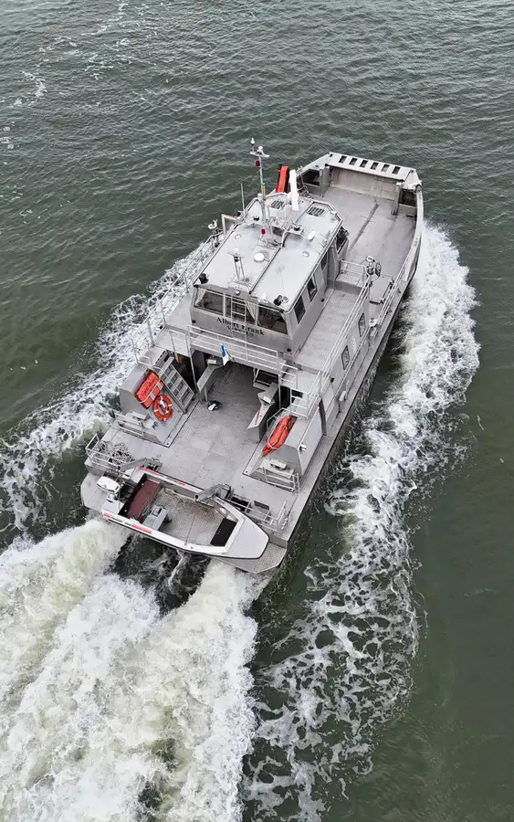 Katamarāns pārdošanā