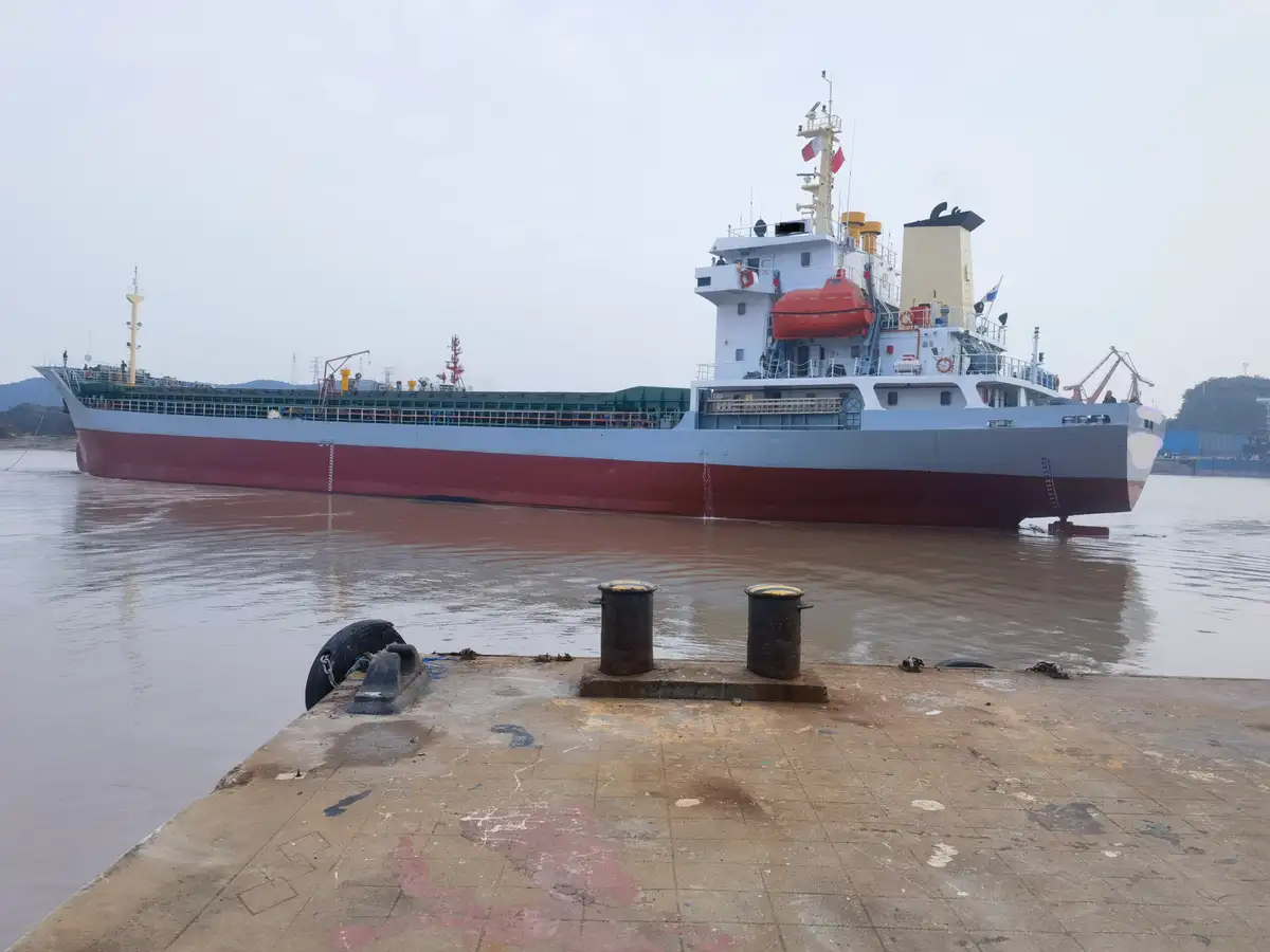 Beramkravu kuģis pārdošanā