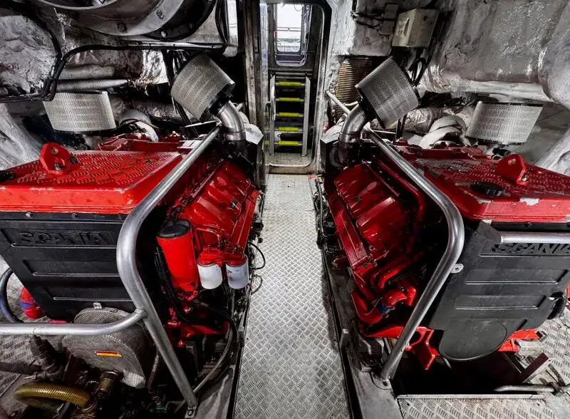 Loču laiva pārdošanā