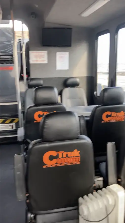 Konteineru kuģis pārdošanā