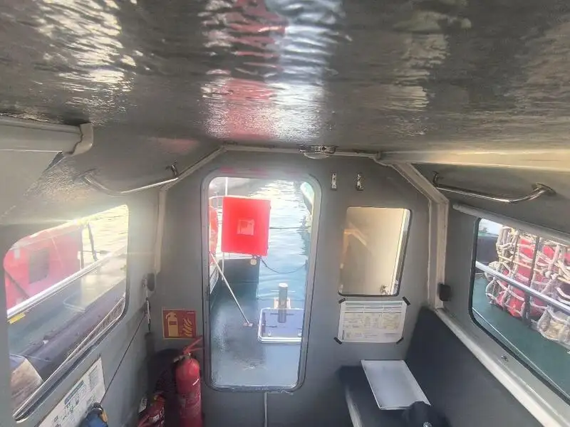 Loču laiva pārdošanā