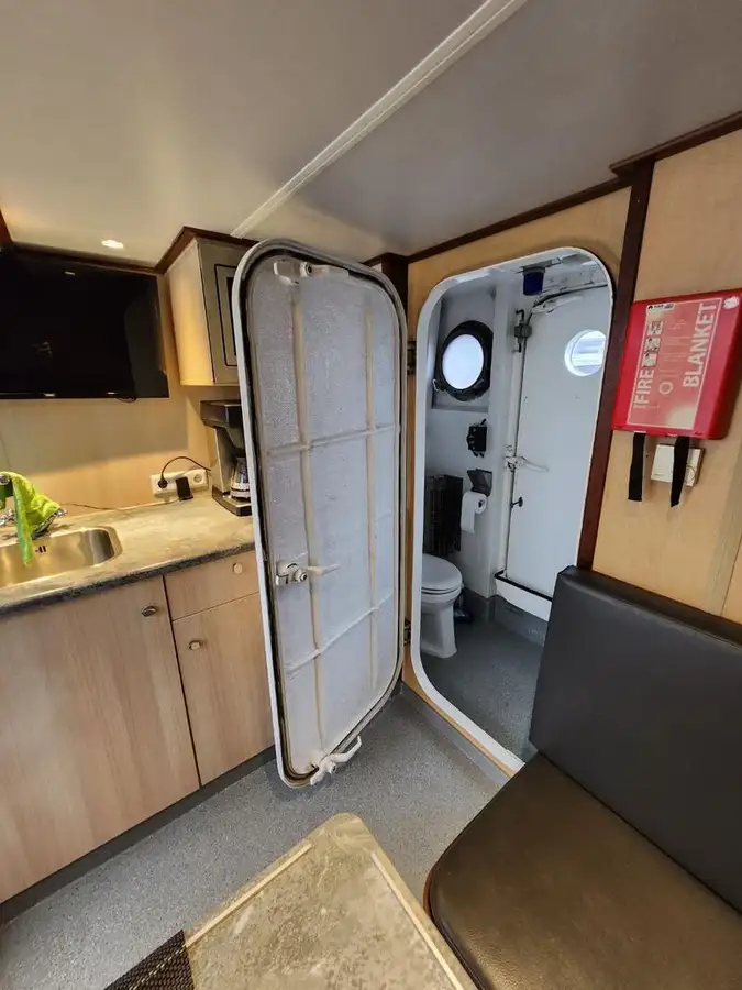 Darba laivas pārdošanā