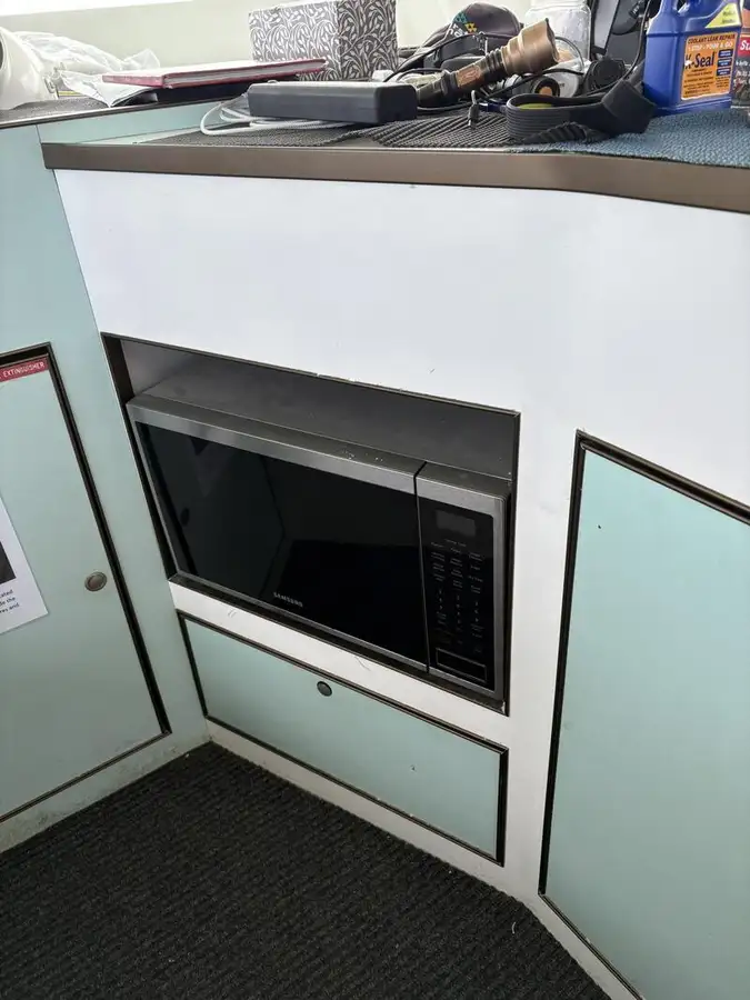 Zivju pārstrādes kuģis pārdošanā