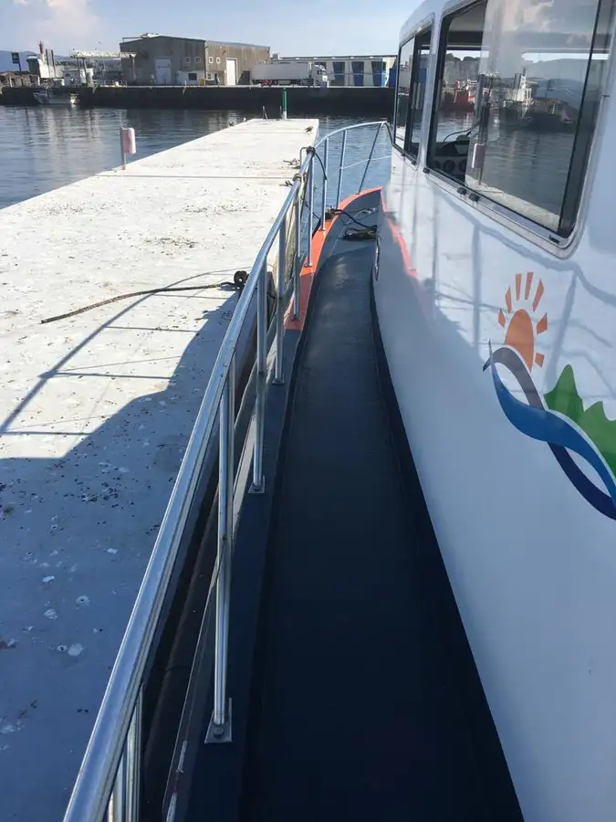 Darba laivas pārdošanā