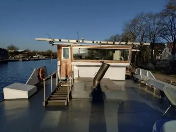 Beramkravu kuģis pārdošanā