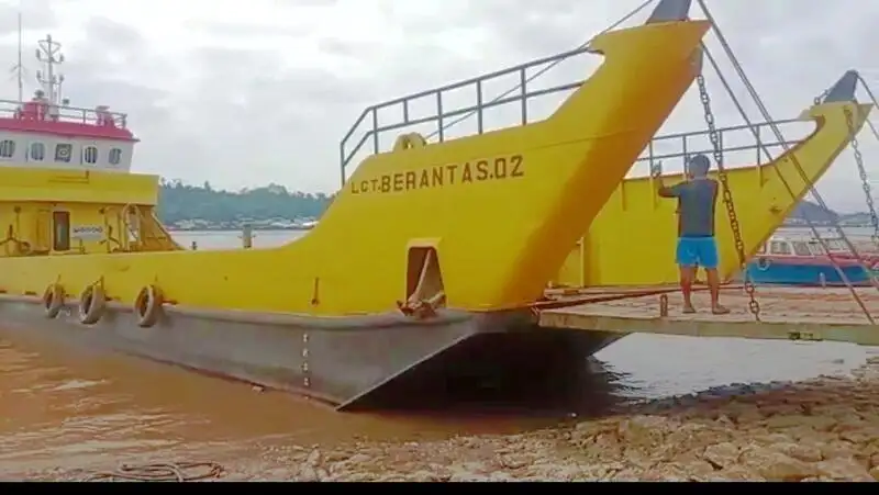 Nosēšanās kuģis, tvertne pārdošanā