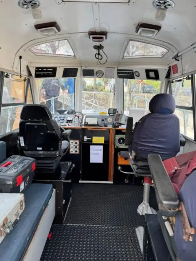 Loču laiva pārdošanā