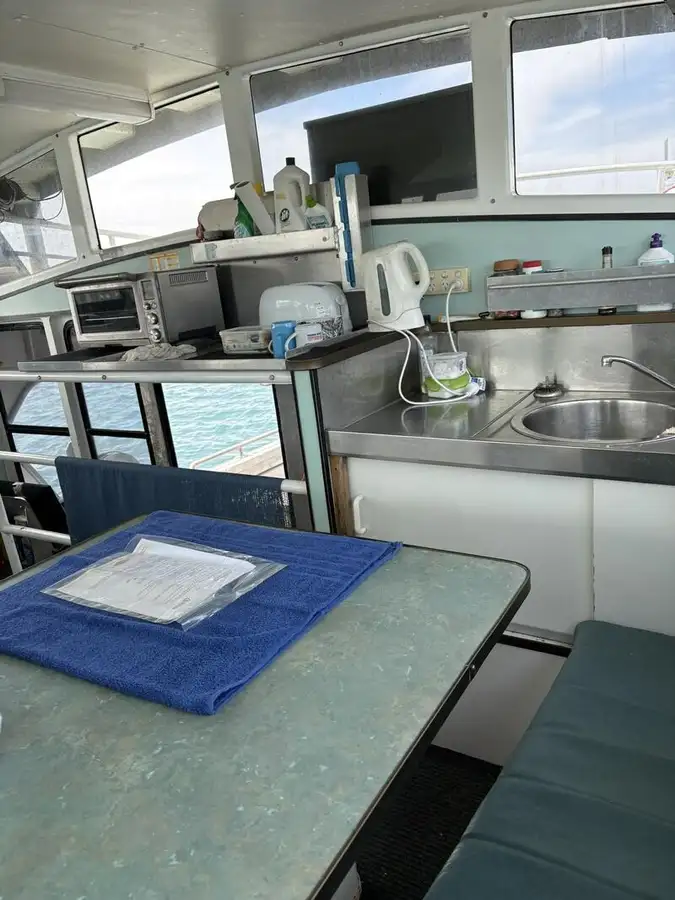 Zivju pārstrādes kuģis pārdošanā