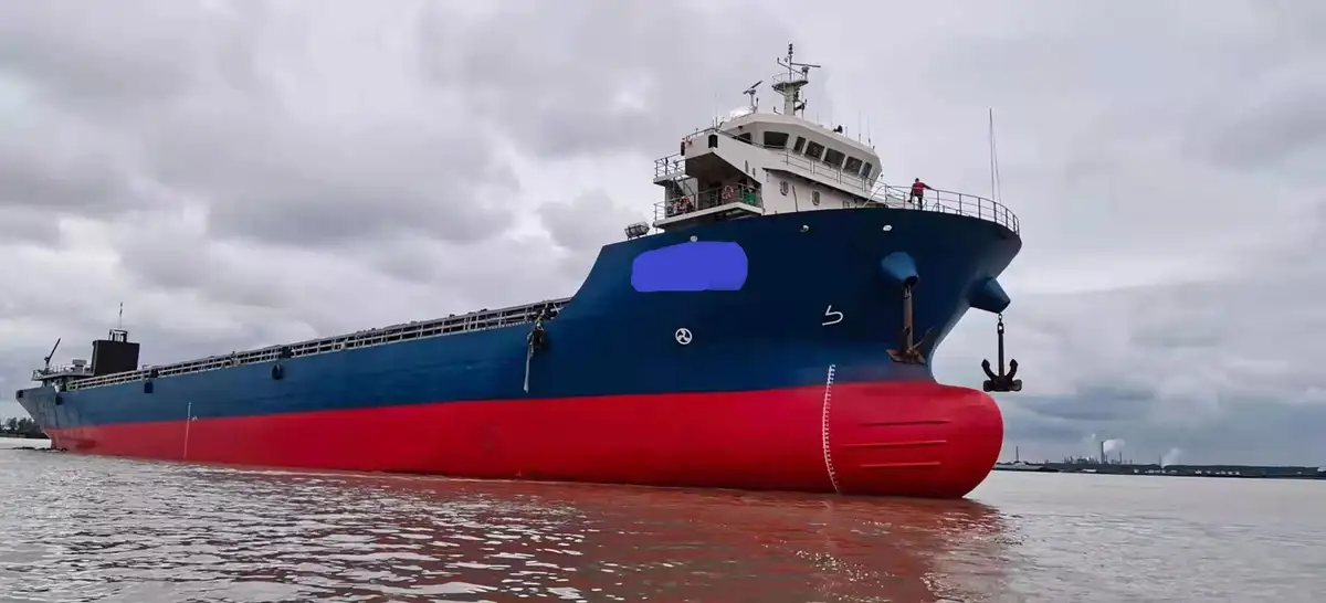 Konteineru kuģis pārdošanā