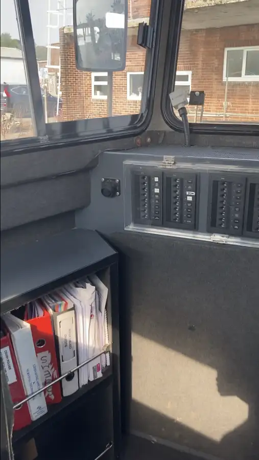 Konteineru kuģis pārdošanā