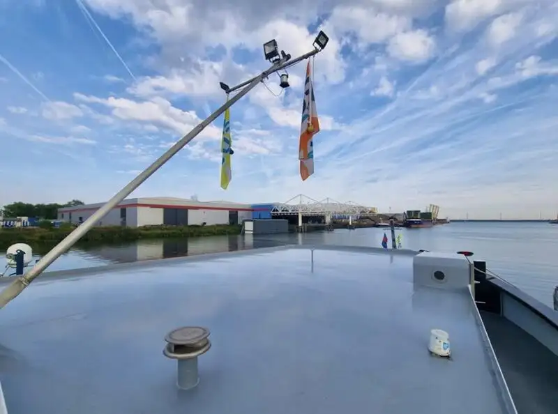 Beramkravu kuģis pārdošanā