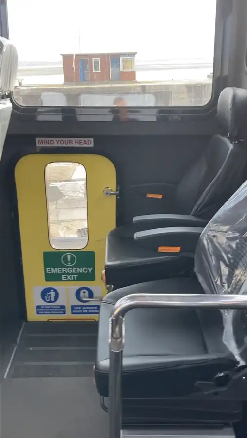 Konteineru kuģis pārdošanā