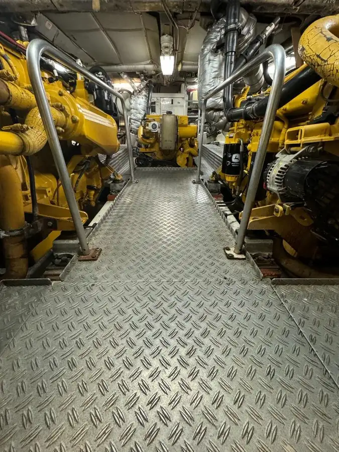 Apkalpes laiva pārdošanā