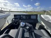 Stingra piepūšamā laiva pārdošanā