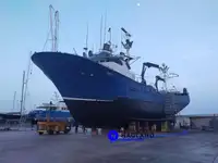 Kuģis tunzivju āķu jedām pārdošanā