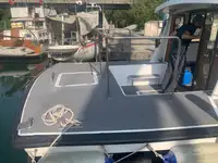 Loču laiva pārdošanā