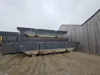 Pontons pārdošanā