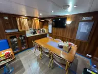 Konteineru kuģis pārdošanā