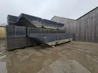 Pontons pārdošanā