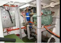 Kuģis ar āķu jedām pārdošanā